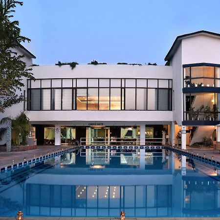 Best Western Resort Country Club Gurgaon Esterno foto