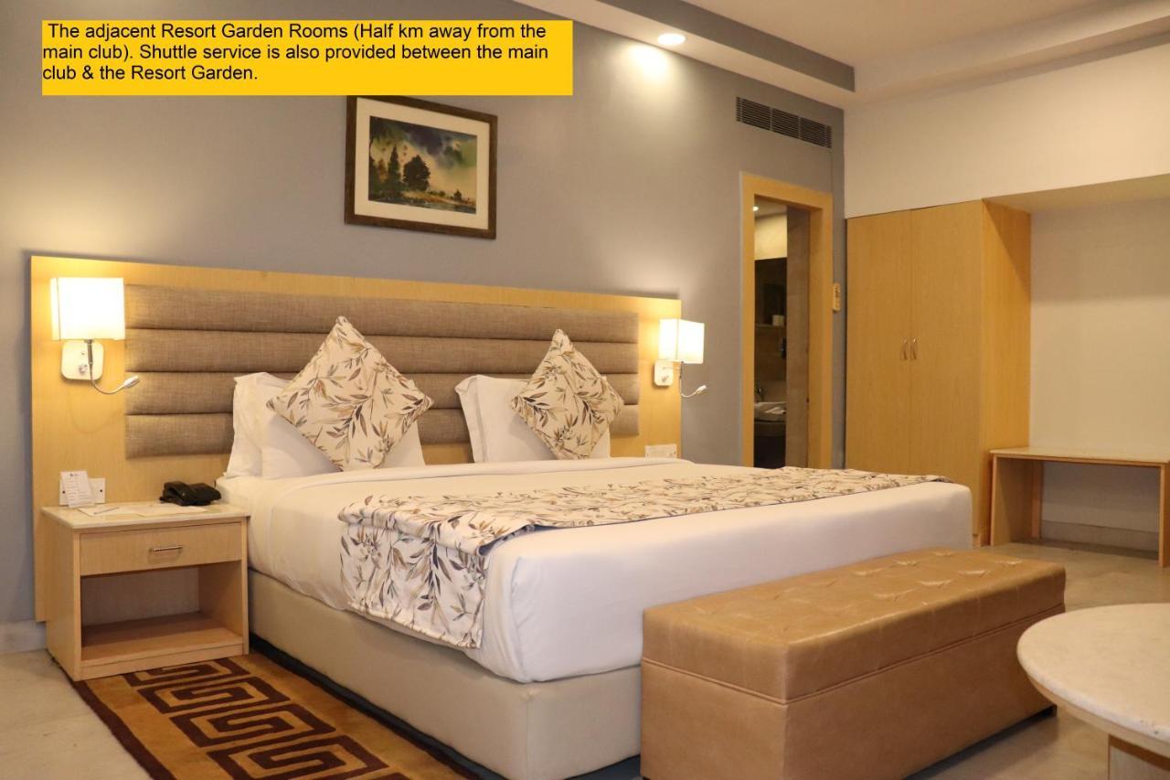 Best Western Resort Country Club Gurgaon Esterno foto