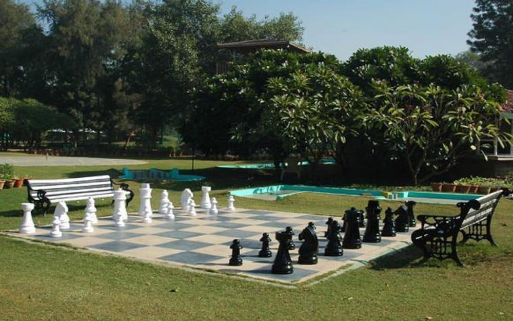 Best Western Resort Country Club Gurgaon Esterno foto
