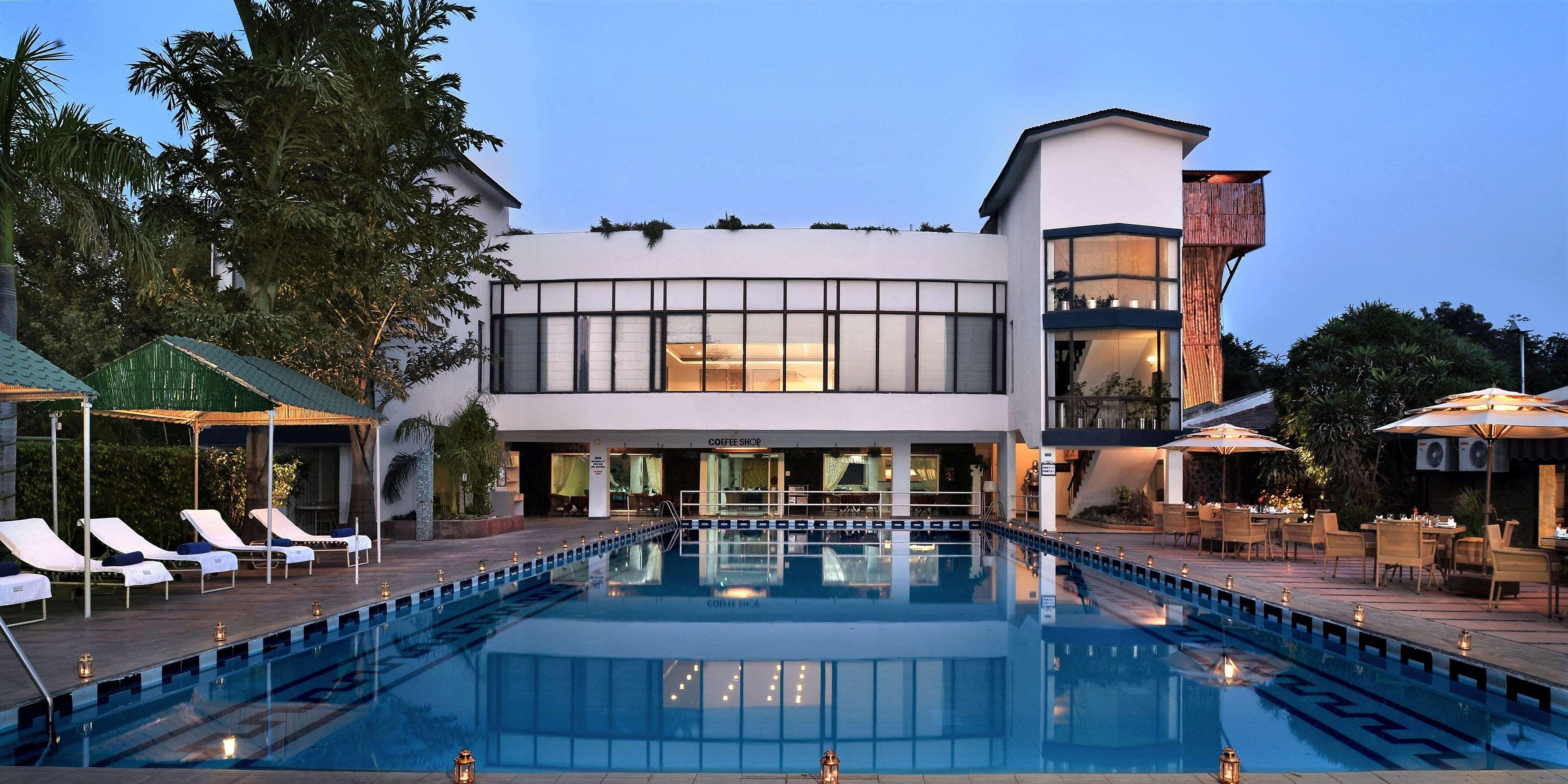 Best Western Resort Country Club Gurgaon Esterno foto