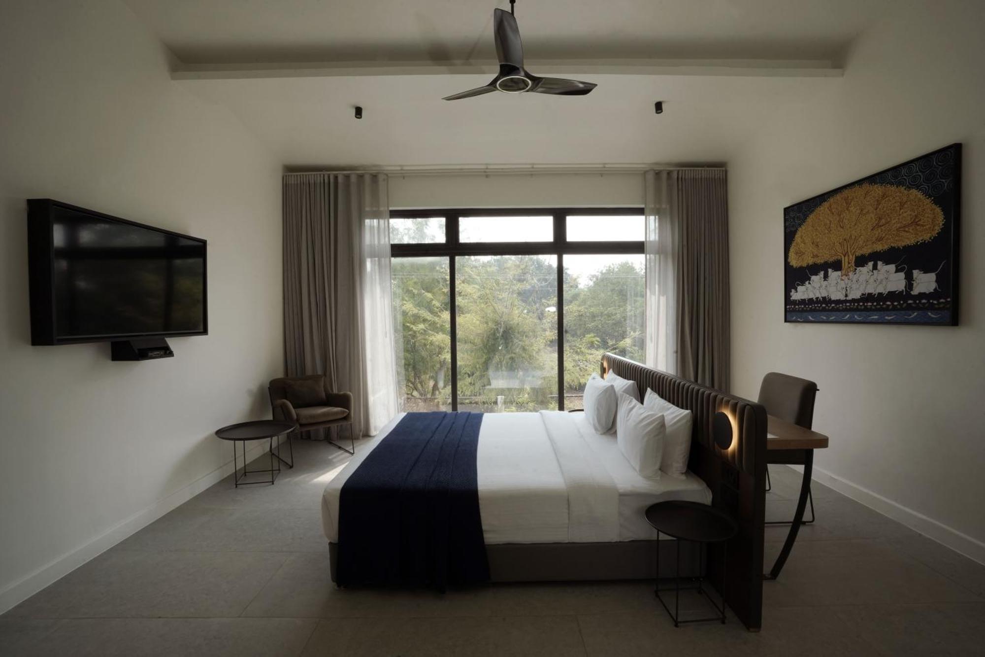 Best Western Resort Country Club Gurgaon Esterno foto