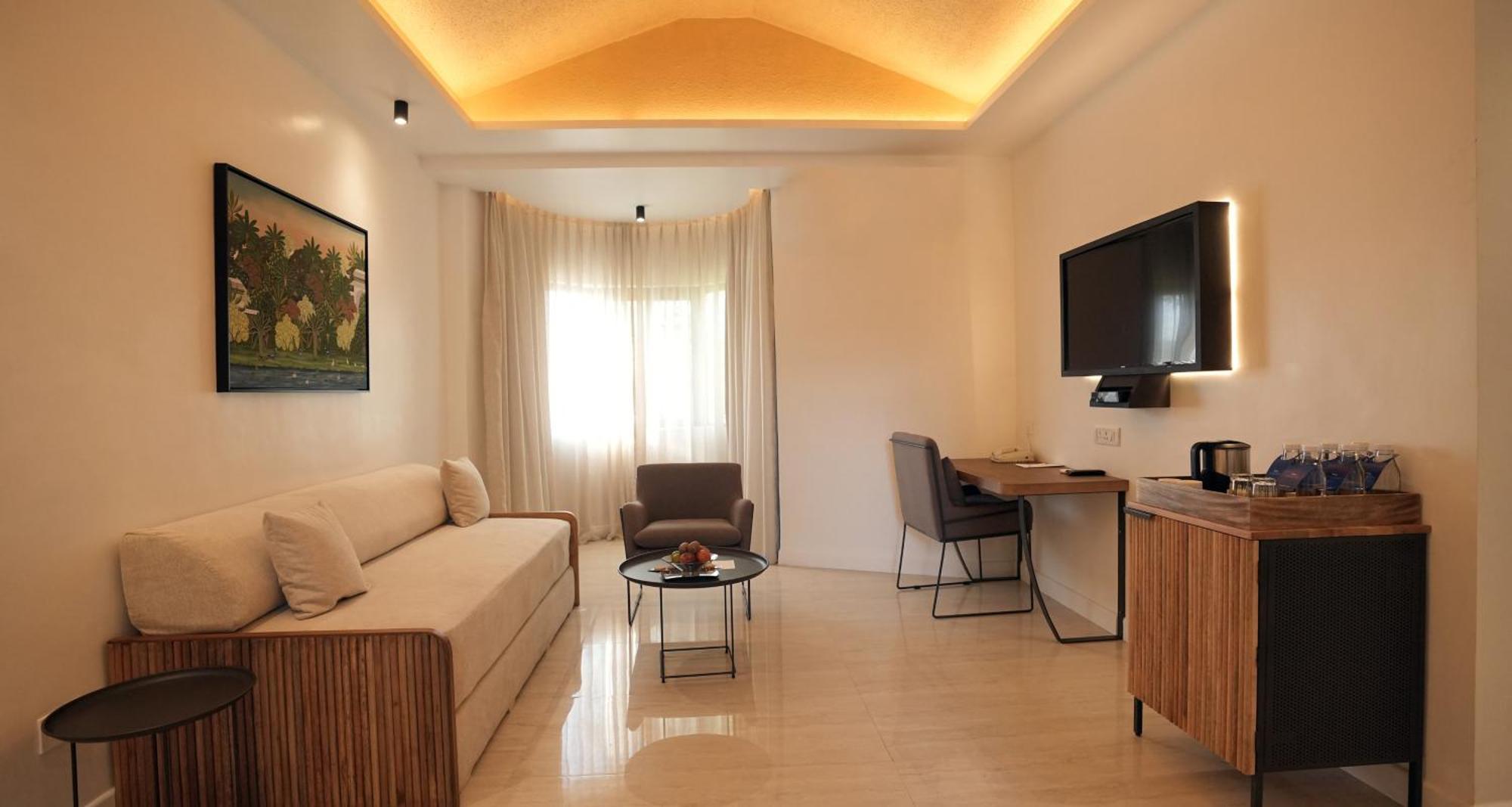 Best Western Resort Country Club Gurgaon Esterno foto