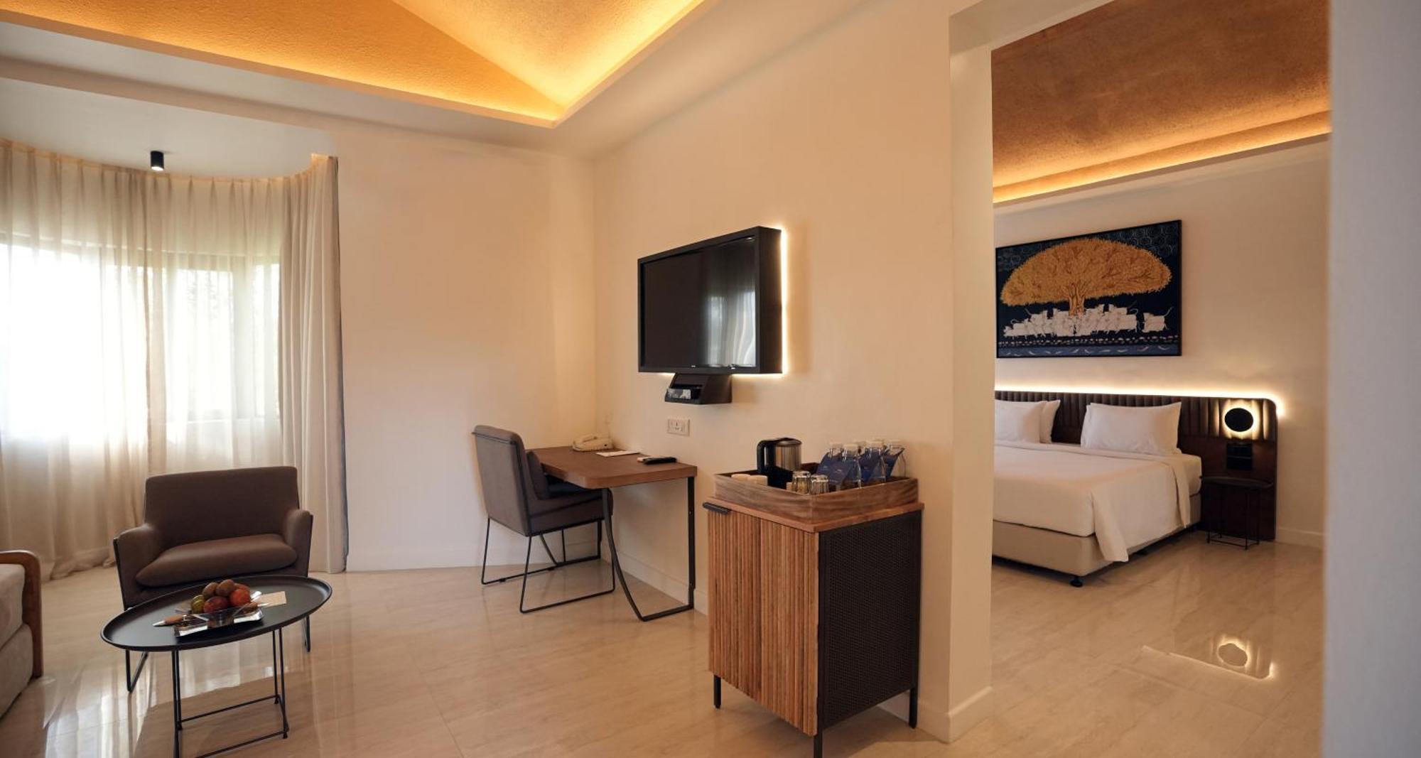 Best Western Resort Country Club Gurgaon Esterno foto